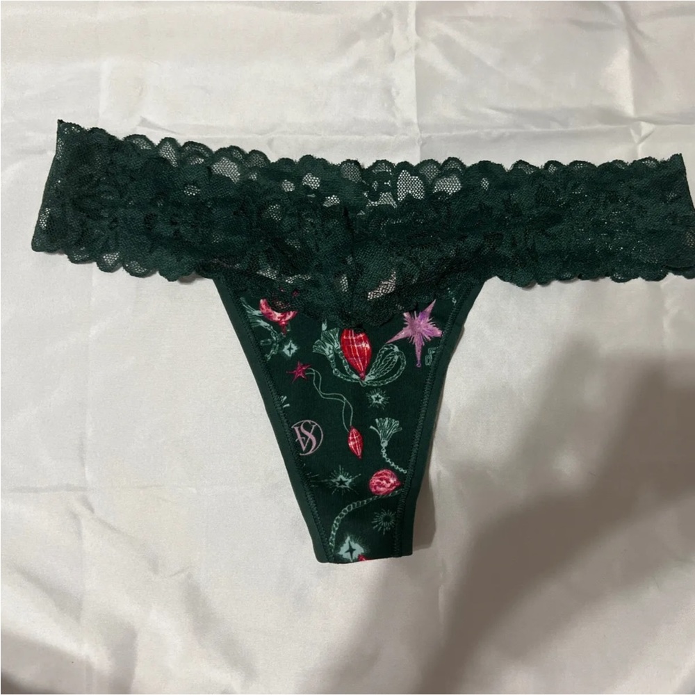 NWT VICTORIA'S SECRET PINK CHRISTMAS LACE RARE THONG PANTIES GREEN‎ ORNAMENTS M